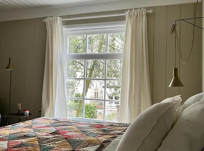 Dahli's Sleep Boutique 3*