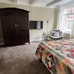 Dahli's Sleep Boutique 4*